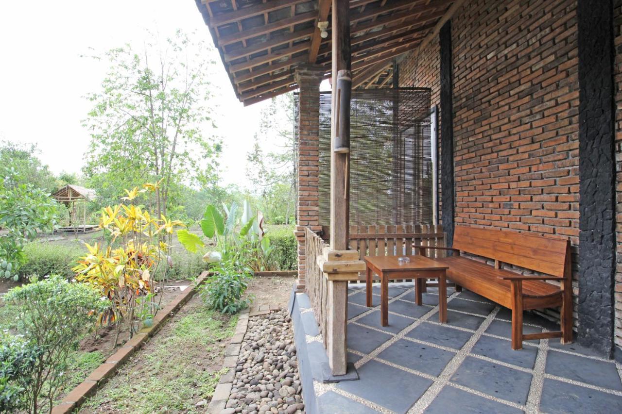 Wisma tamu Reddoorz Near Candi Pawon Borobudur